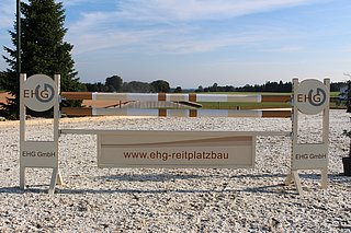 D- 83308 Trostberg Reitplatz mit Hindernis