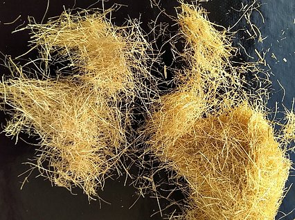 Nahaufnahme von 20 mm langen Sisalfasern