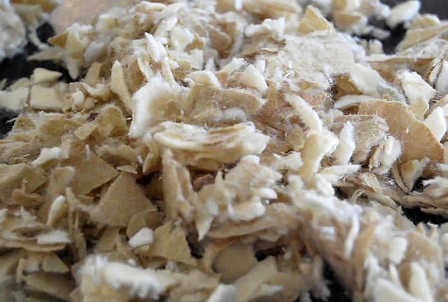 Vlieshäcksel in Sandfarben Vlieshäcksel in Sandfarben